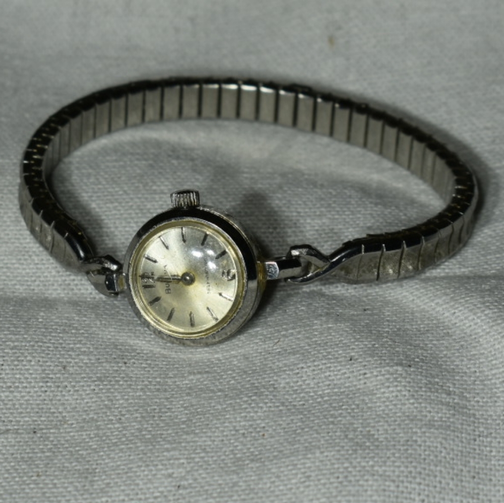 Vintage 1940's Bulova Mechanical Watch with Speidel Band